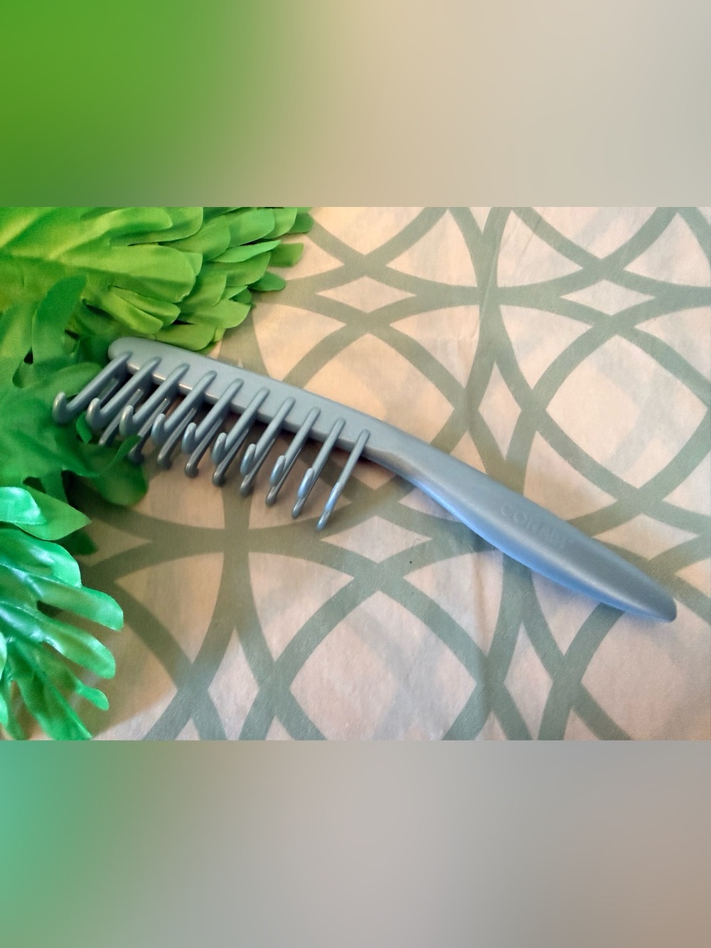 10/$25 • Conair Volumizing Root Booster Hook Comb